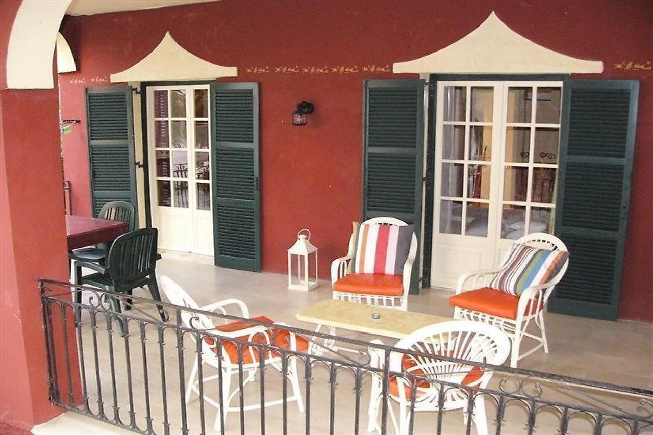 Teressa Apartments Дассия Экстерьер фото